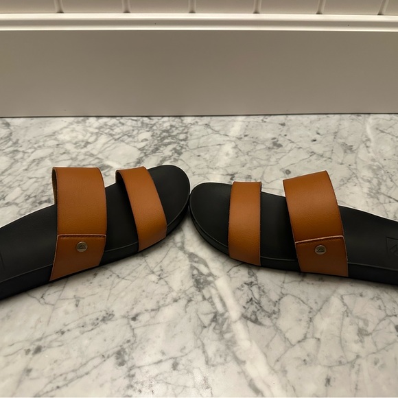 REEF Cushion Vista Sandal, Cognac Black, Sz 8 (worn once in October)! - Picture 4 of 7
